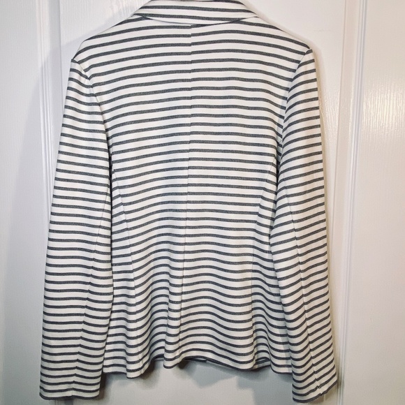 Tahari Black/White stripe, button-front Jacket, Medium - Picture 2 of 5